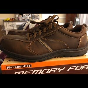 Men’s Sketchers Memory foam dark brown shoes